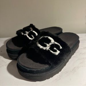 Ugg sandal
